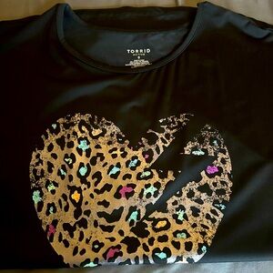 Torrid Black Heart Leopard Print Short Sleeve Tee